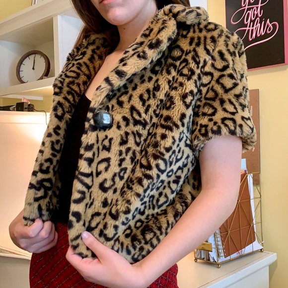 Y2K Furry Short Sleeve Cheetah Print Jacket - Picture 4 of 10